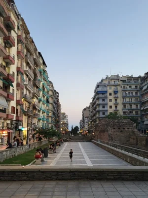 Χαλαρό απόγευμα καλοκαιριού στην Πλατεία Ναυαρίνου