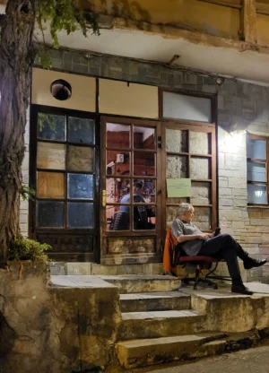 Oνειρεμένα βράδια στην Άνω Πόλη και γλυκό κρασί στη Δόμνα